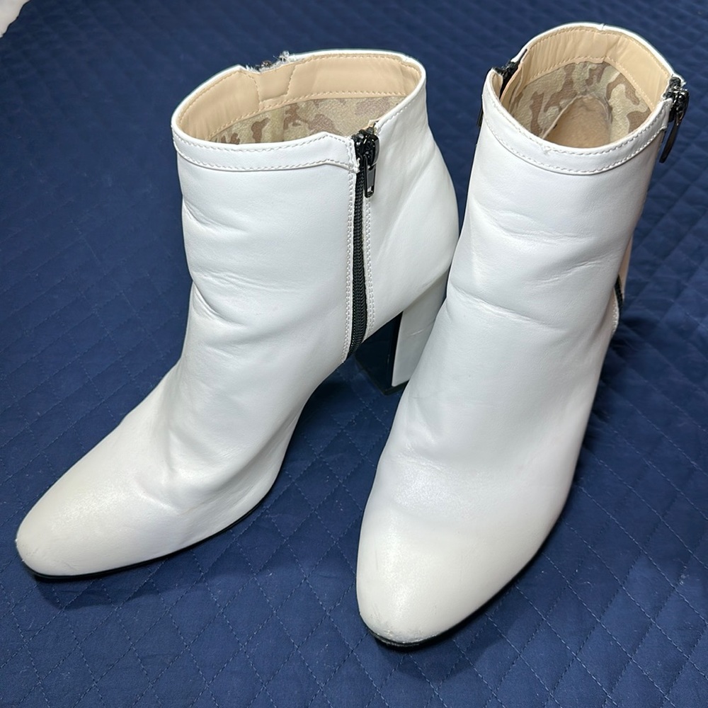 Dunion White Ankle Boot. 3.75 inch Heel. Inside Ankle Zipper. Women’s Size 10.